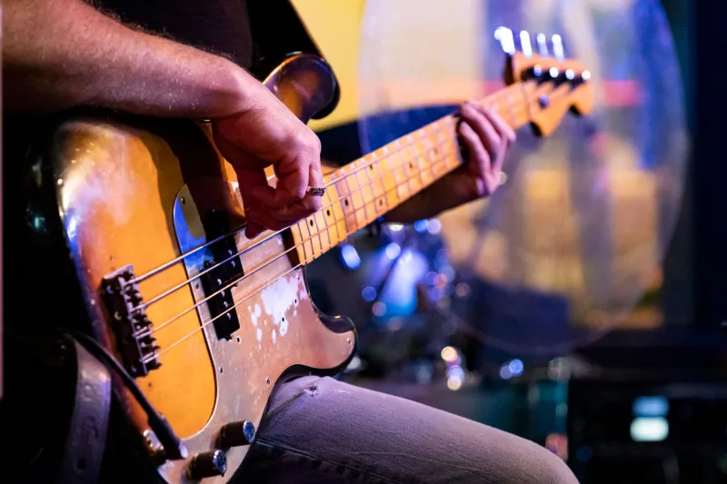 Two Minutes That Broke Guitar Forever: The Untold Story of 'Eruption'